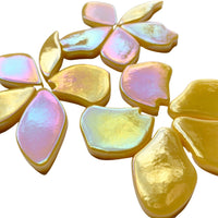 Verre Mosaique - glass mosaic -Glasmosaik-glasmozaïek-Bloemblaadjes Glas Parelmoer Warm Geel - mosaicshop