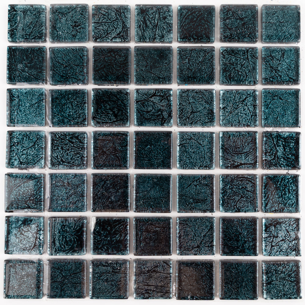 Packshot Mirrored Metallic Tiles– grey – 20mmx20mm