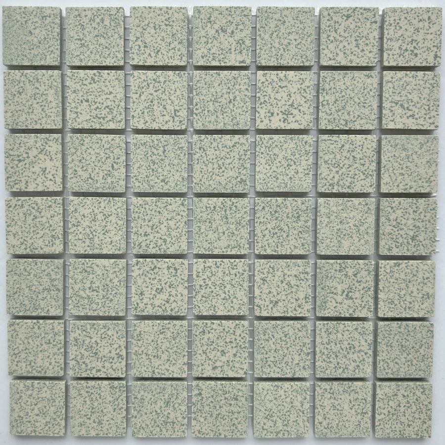 Winckelmans Vert 209 Mouchetés 20x20 mm – teselas de mosaico verdes moteadas sobre malla, vista superior