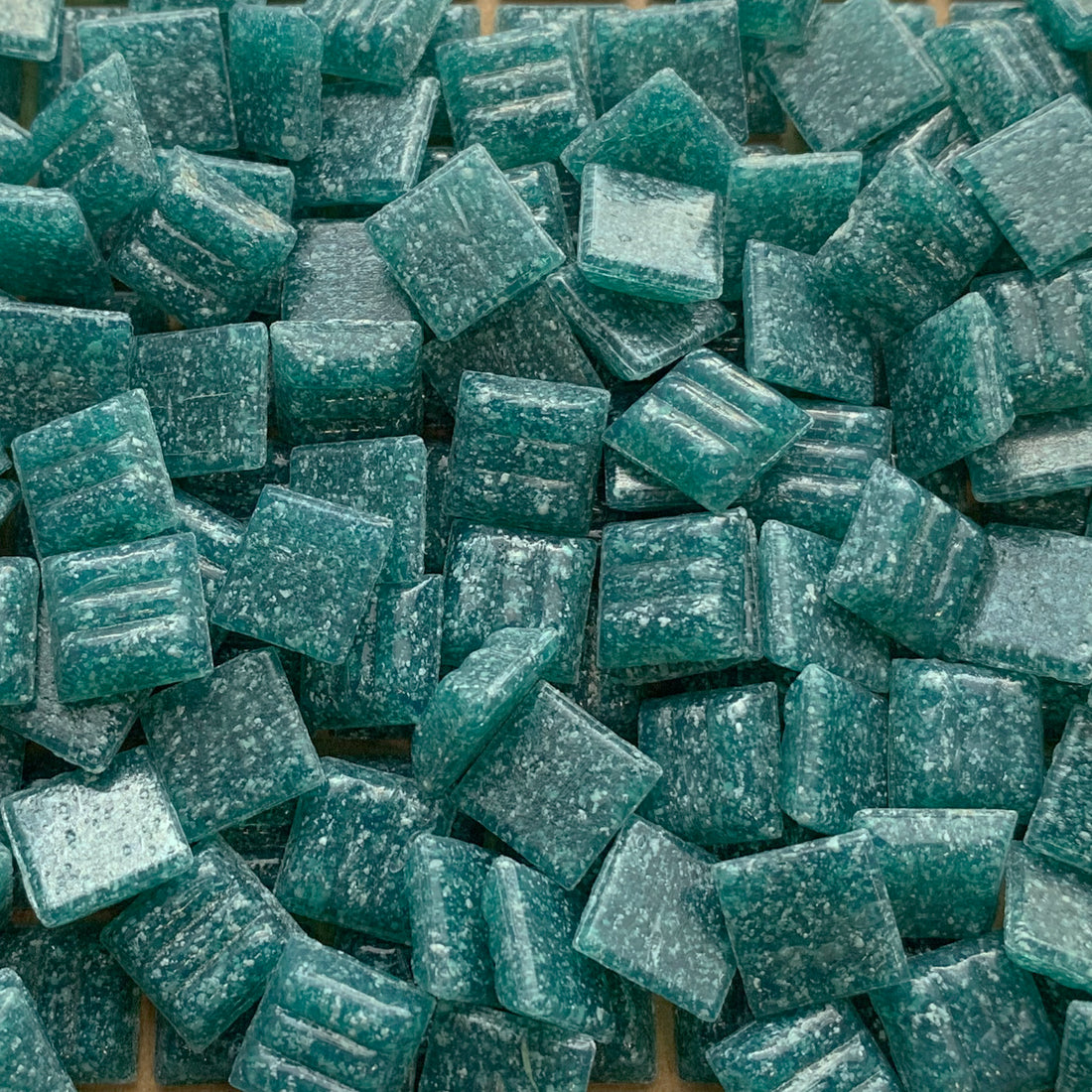 Glasmosaik 10mm  Eisweiß (lose)