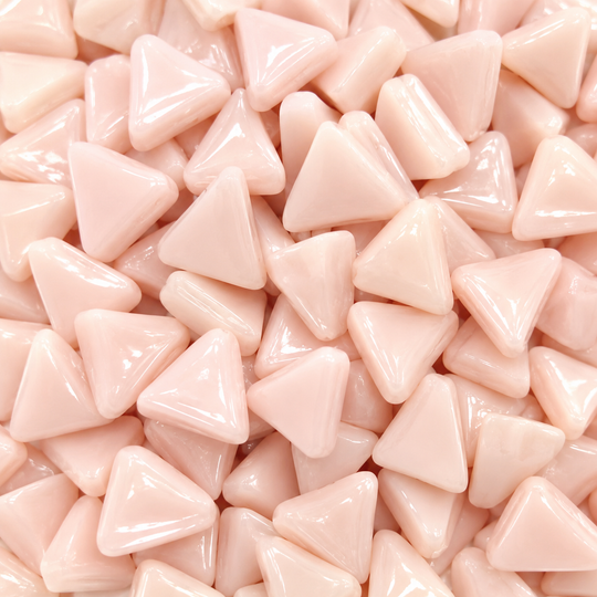 Mini mosaico de vidrio triangular rosa claro