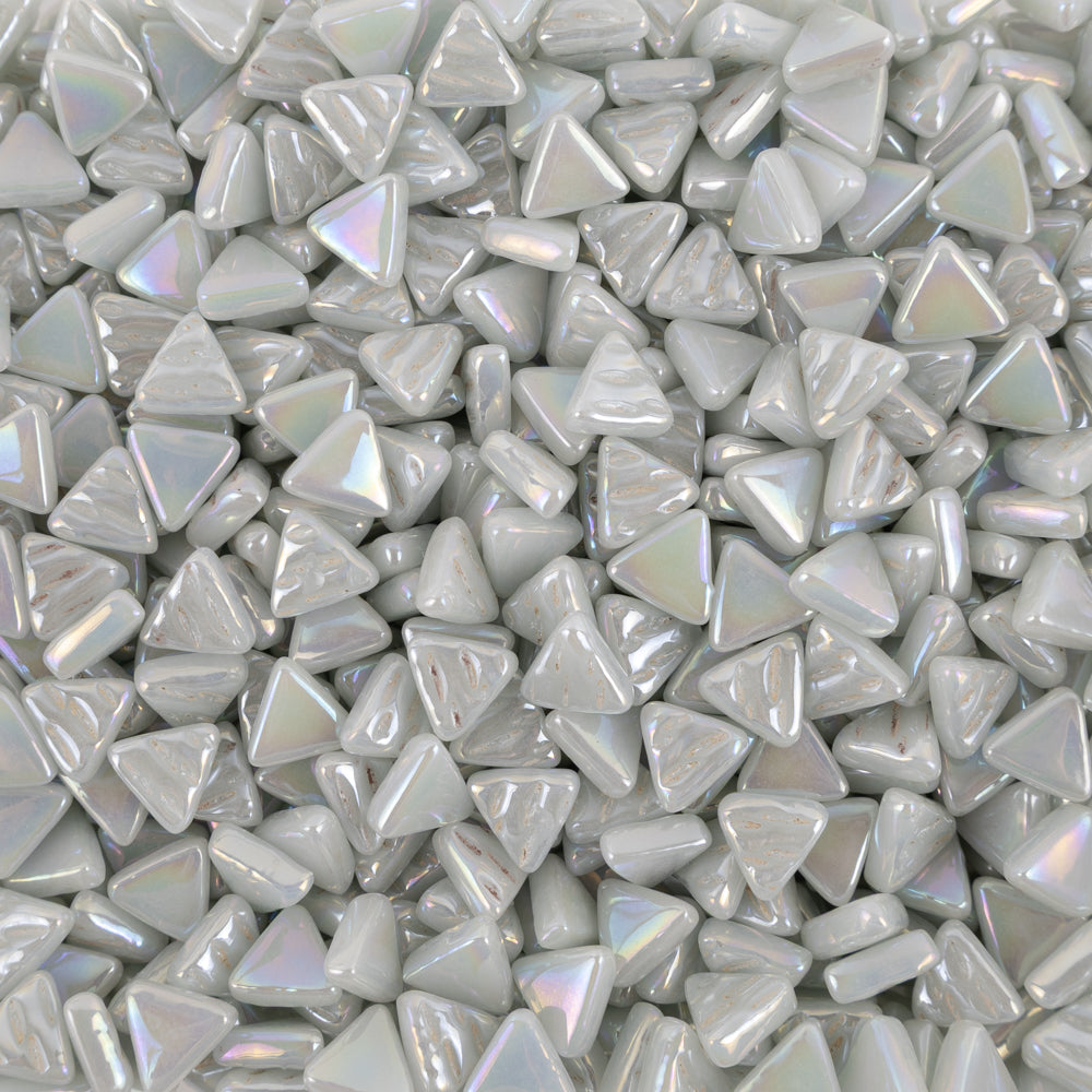Packshot Mini Glass Mosaic Triangle Iridised – grey – 8mm