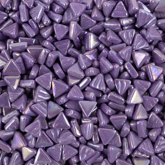 Mini mosaico de vidrio triangular iridiscente Magenta