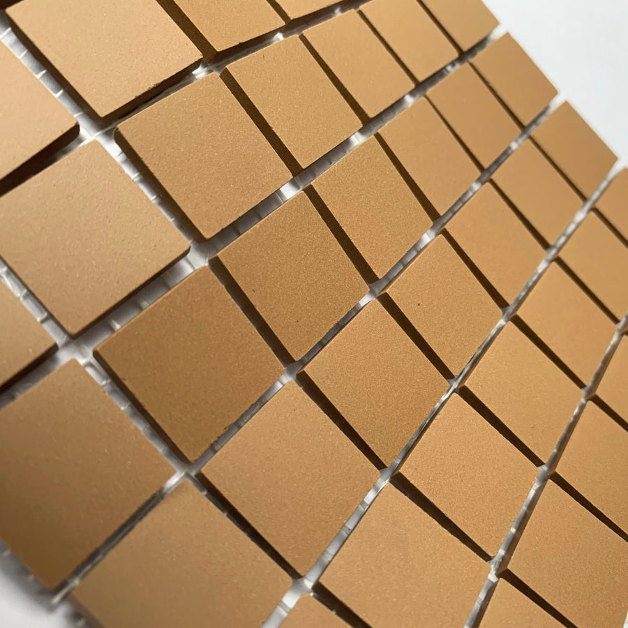 Winckelmans Caramel – matte mozaïektegels van 20x20 mm op gaas